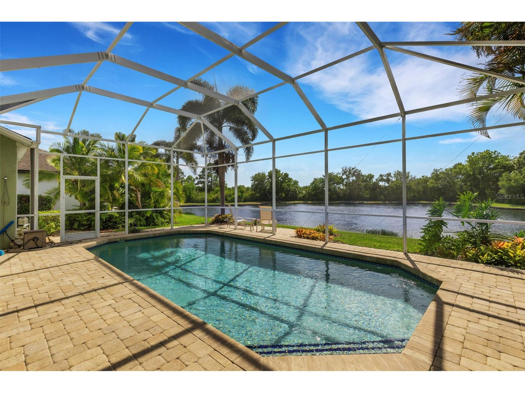 378 Londonderry Drive Sarasota FL 34240 A4689874 image32