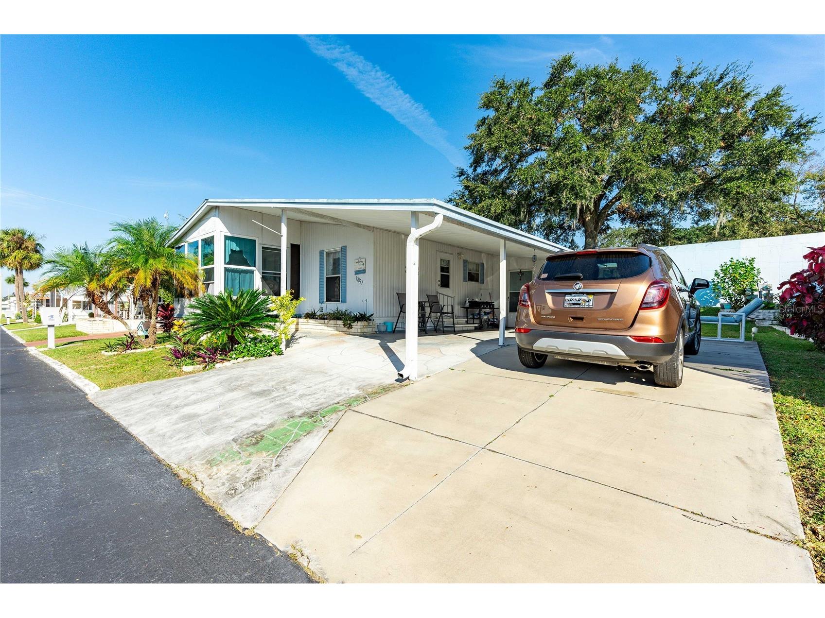37827 Mission Hills Avenue Zephyrhills FL 33541 TB8485903 image2