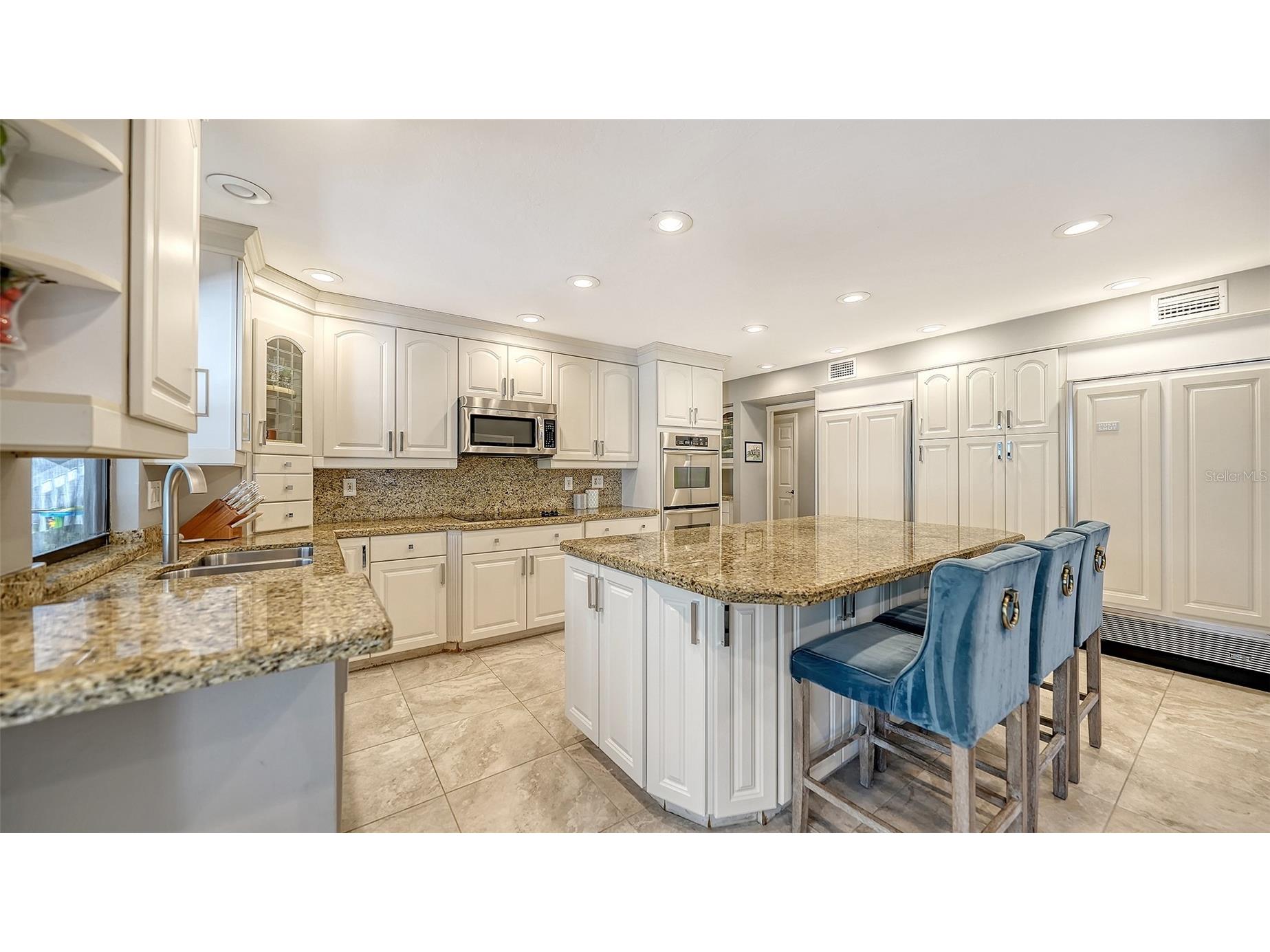 3783 Beneva Oaks Boulevard Sarasota FL 34238 A4680907 image7