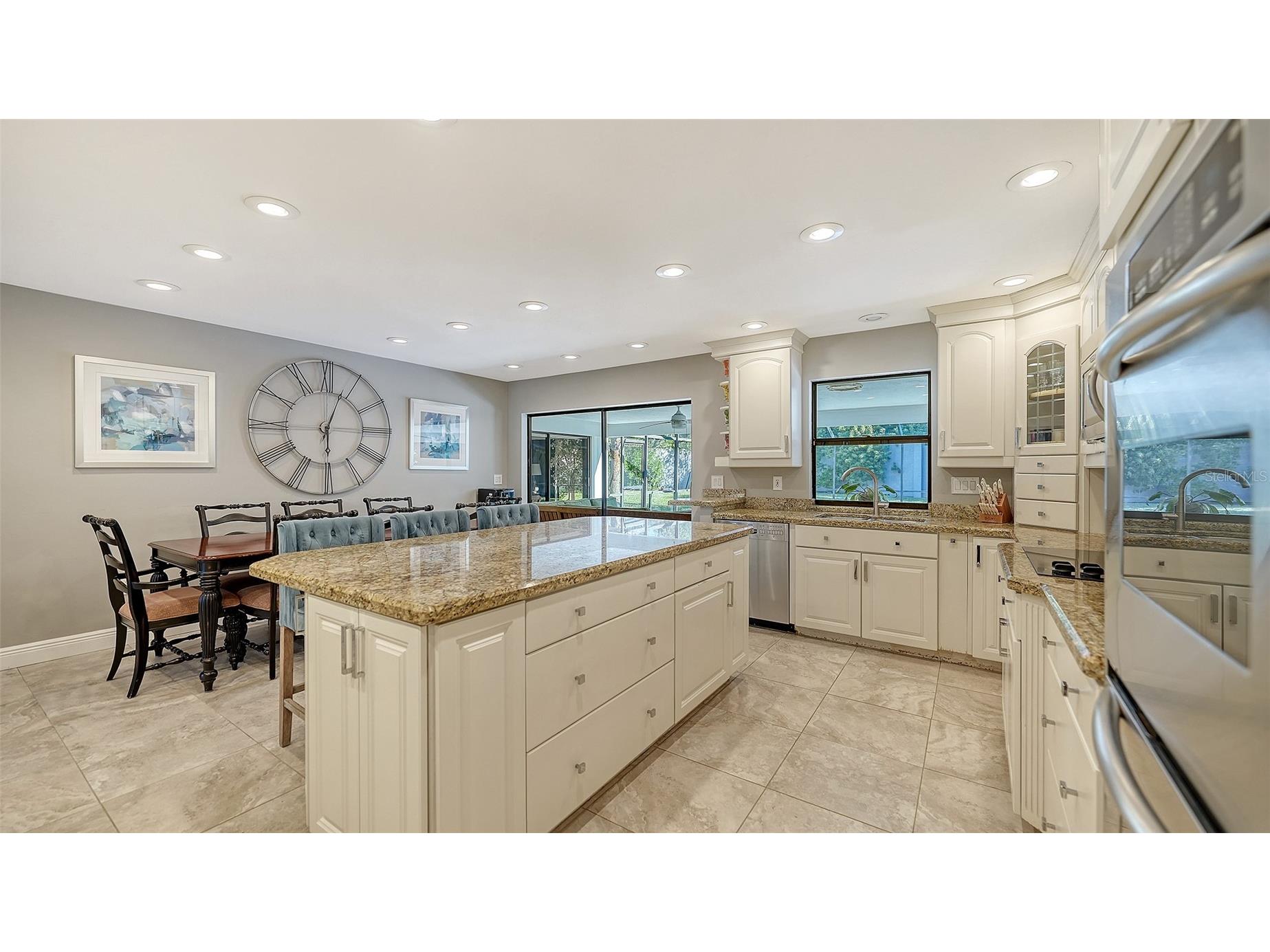 3783 Beneva Oaks Boulevard Sarasota FL 34238 A4680907 image8