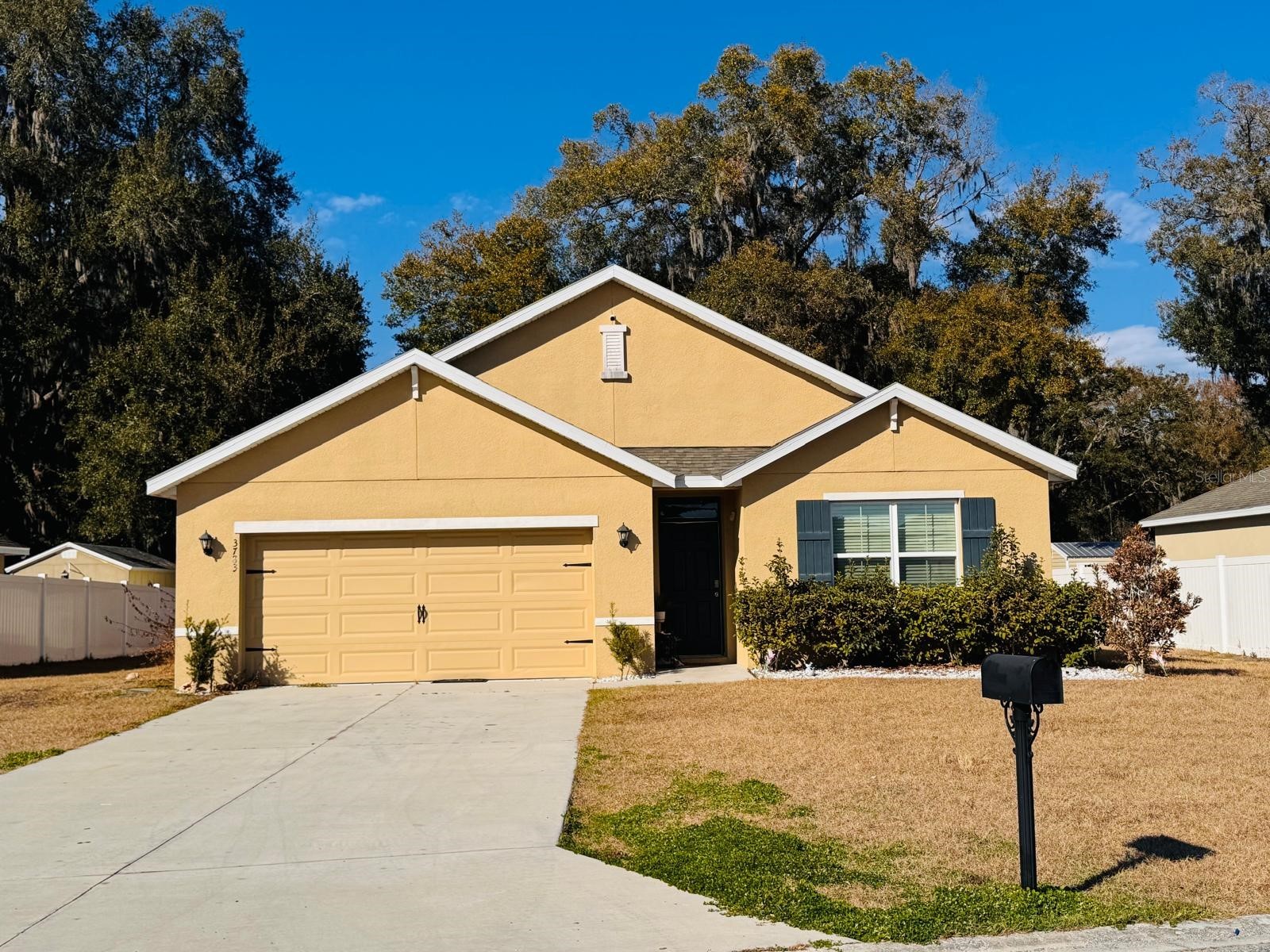 3783 SE 97th Lane Belleview FL 34420 OM718574 image1