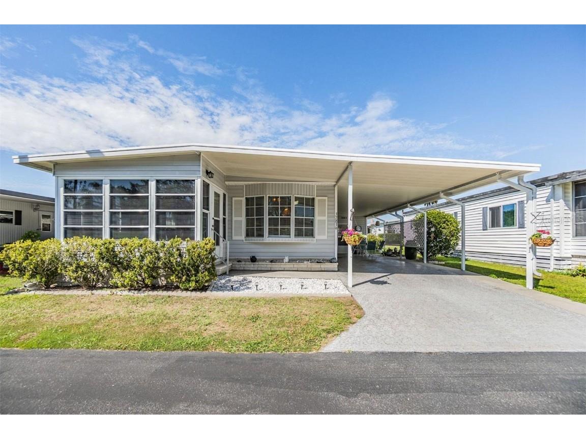 37839 Valencia Avenue Zephyrhills FL 33541 TB8357373 image1