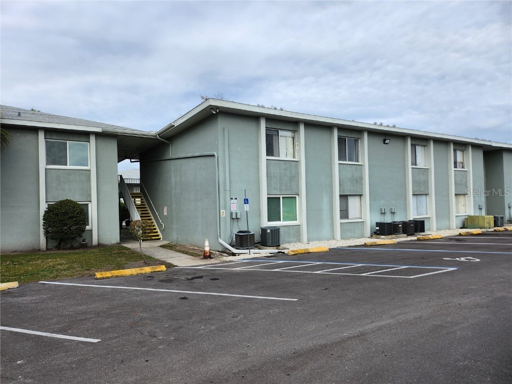 379 47th Avenue N #109 Saint Petersburg FL 33703 T3496982 image1