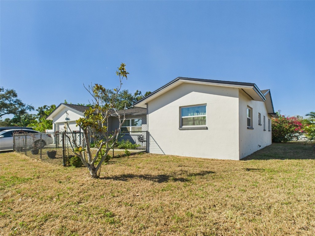 3790 60th Street N Saint Petersburg FL 33710 P4936871 image21