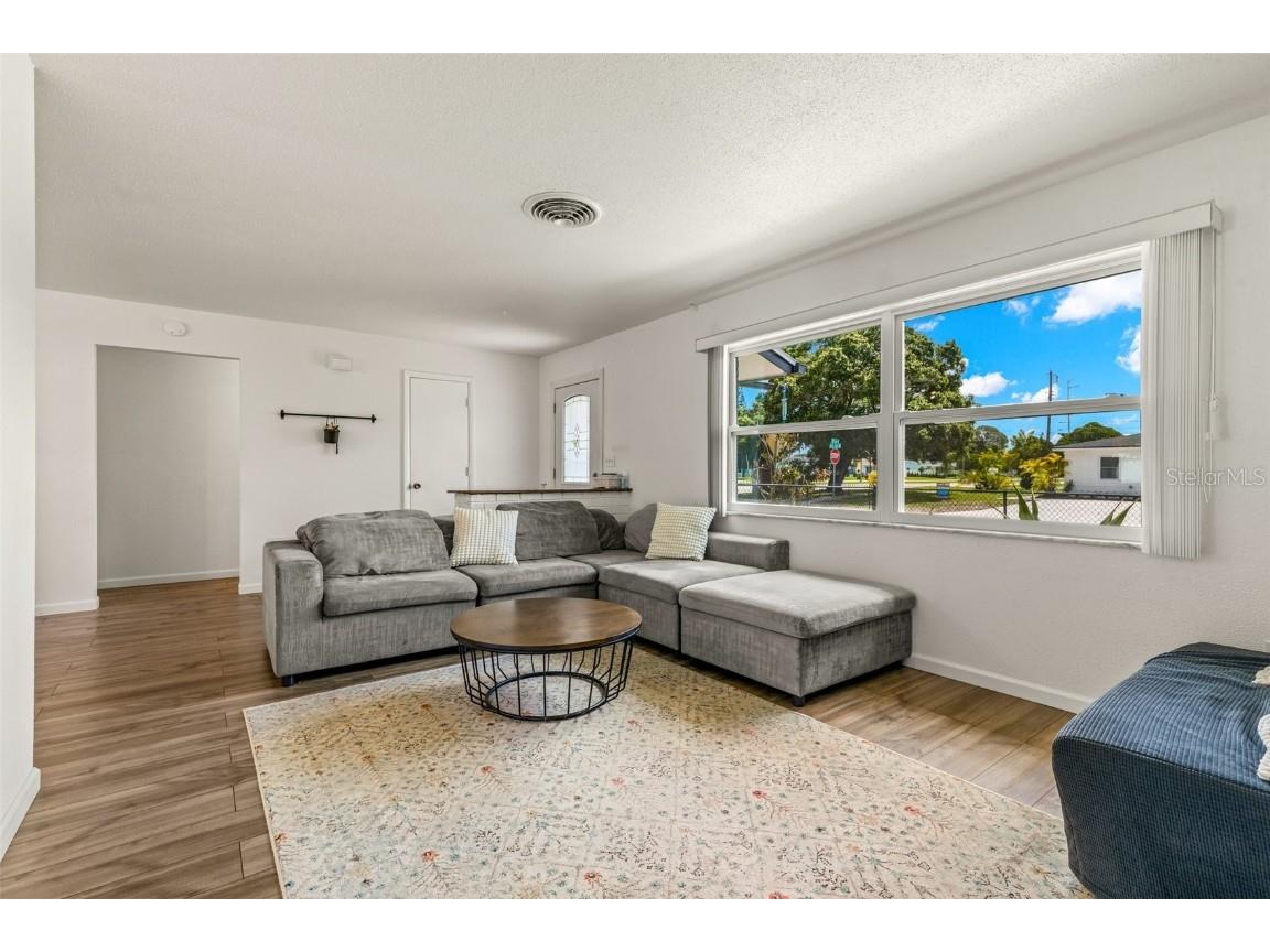 3790 60th Street N Saint Petersburg FL 33710 P4936871 image3