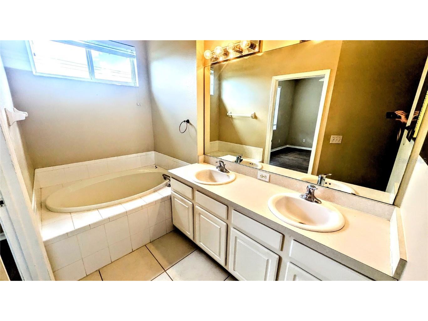 3792 Mahony Lane Sarasota FL 34233 A4663034 image14