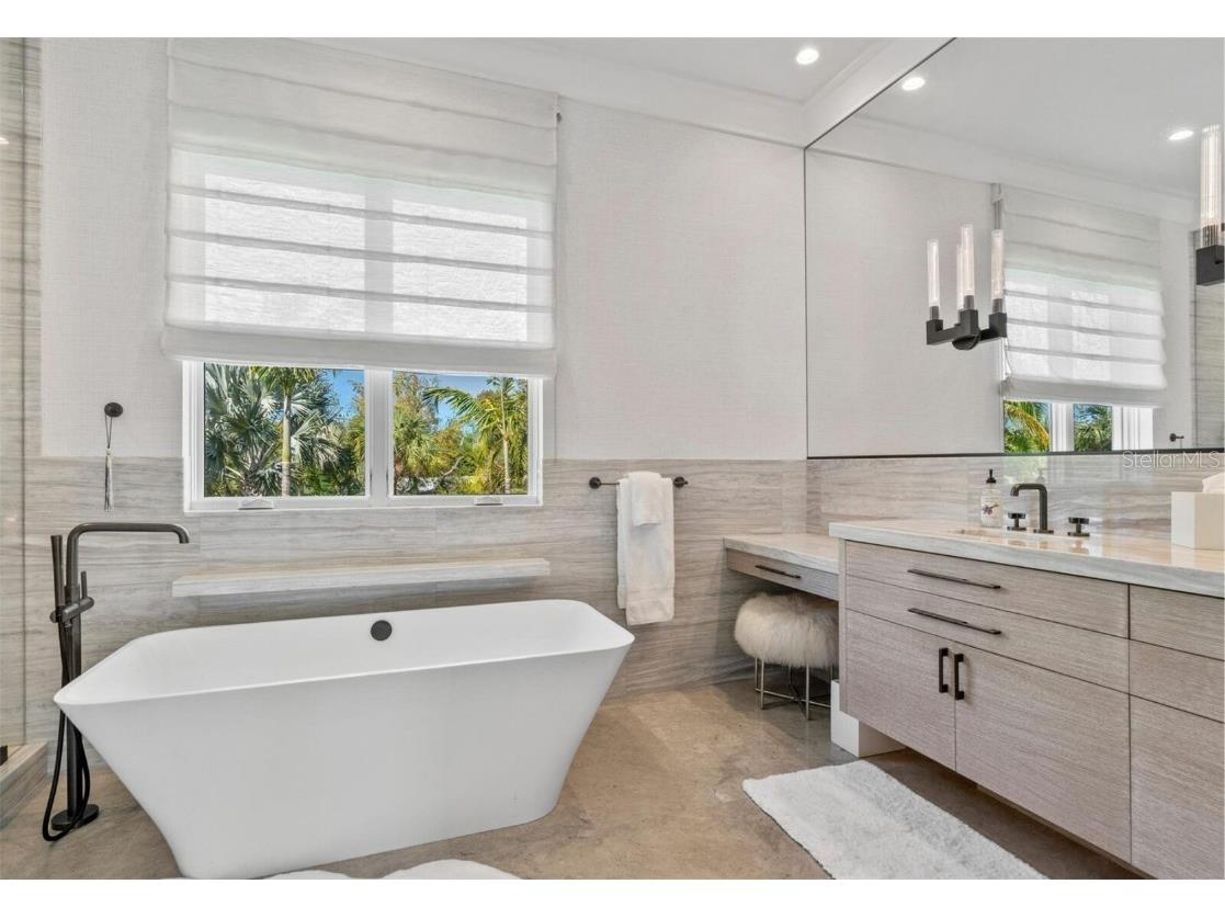 3799 Flamingo Avenue Sarasota FL 34242 A4653658 image46