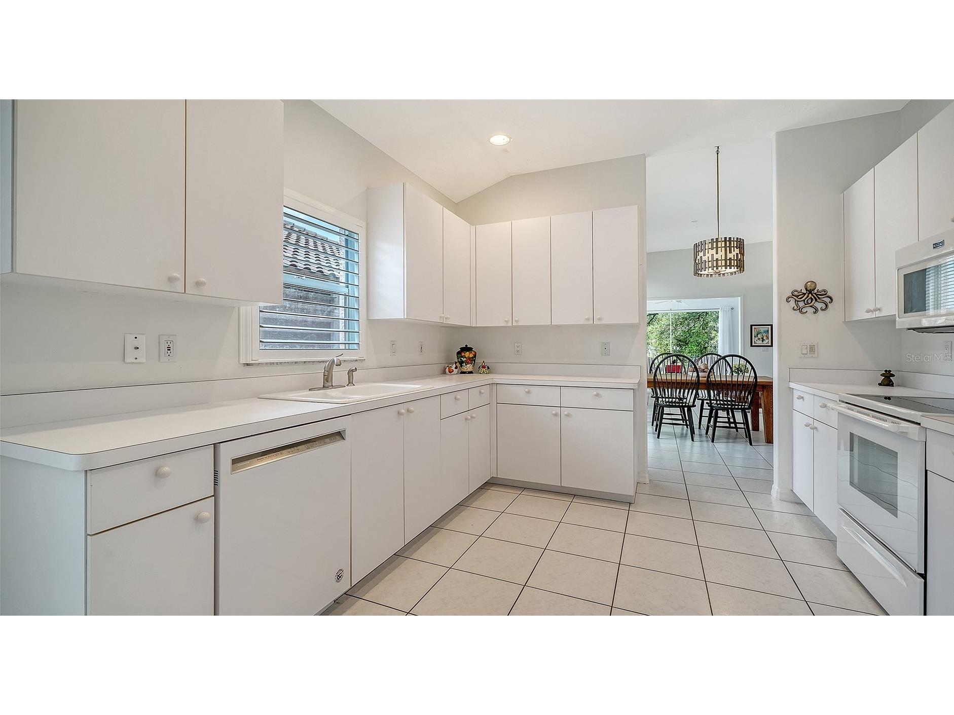 3799 Mira Lago Drive Sarasota FL 34238 A4687600 image24