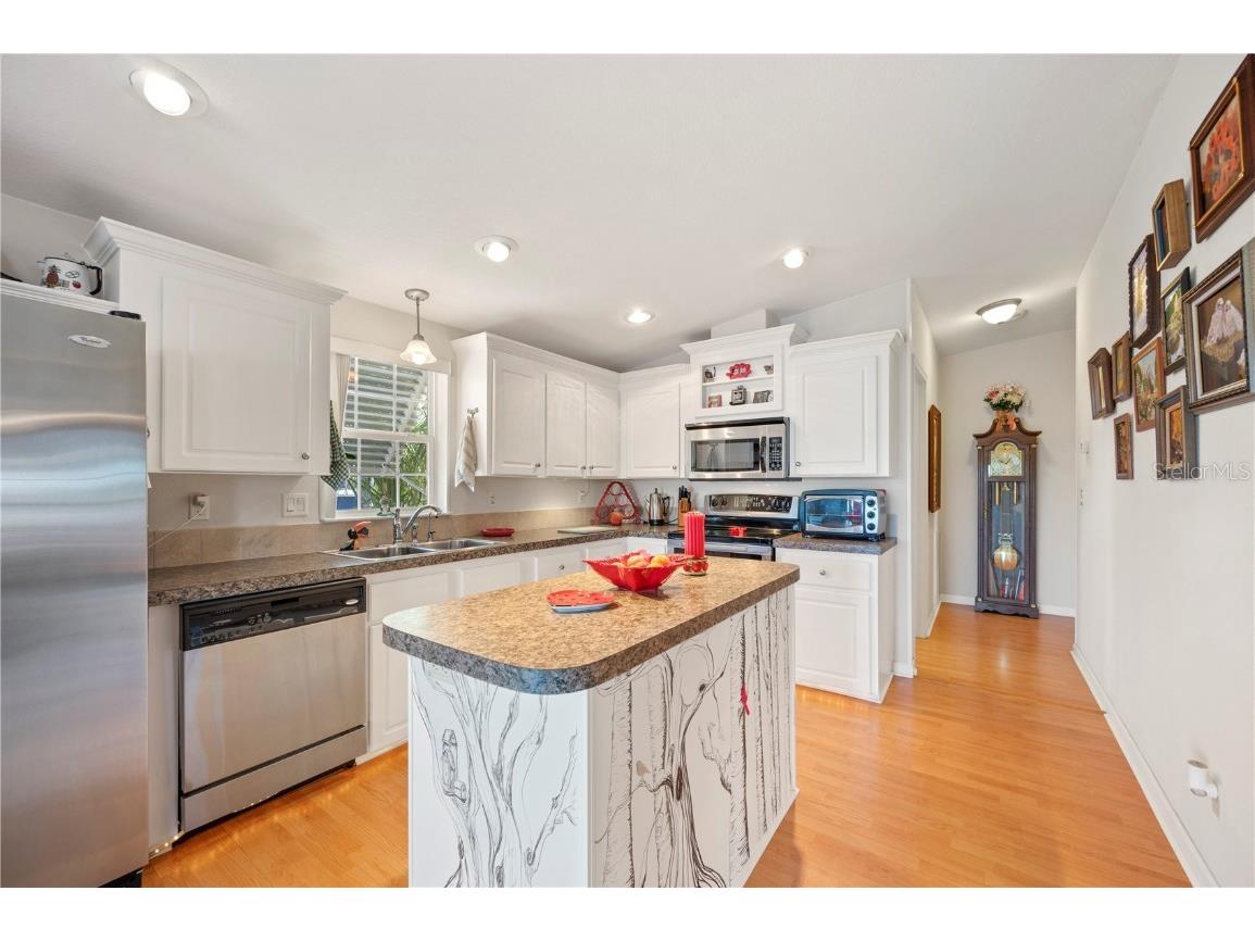 38 Queen Of Waters Street Lake Wales FL 33898 - SADDLEBAG LAKE L4951660 image5