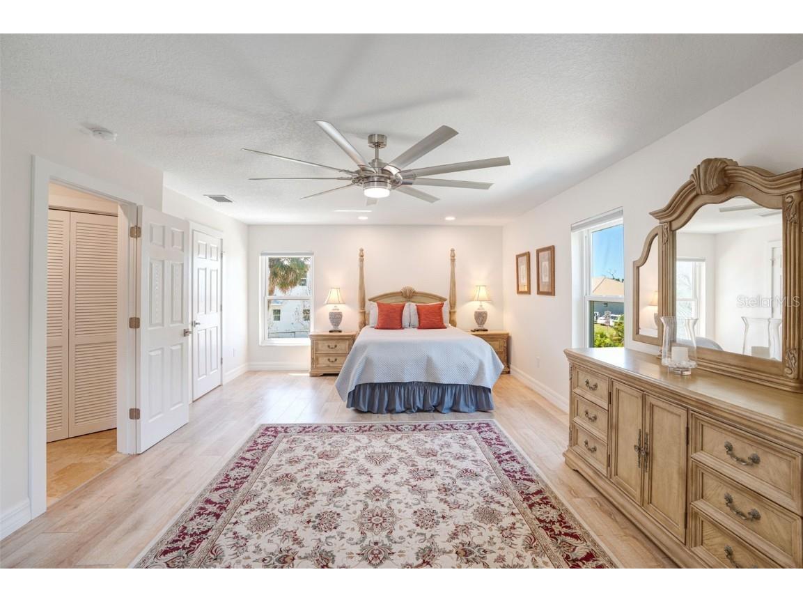 38 W Bay Street Osprey FL 34229 A4667010 image11