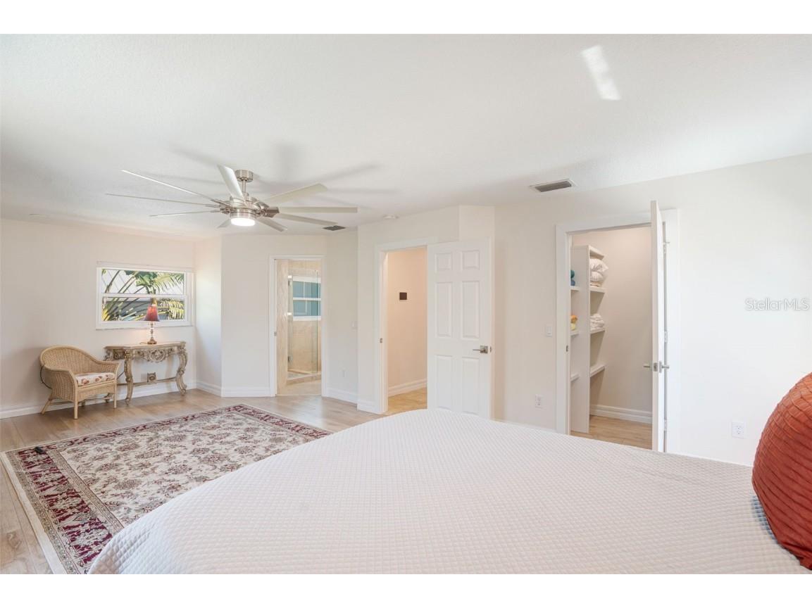 38 W Bay Street Osprey FL 34229 A4667010 image13