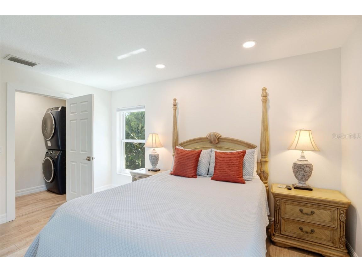 38 W Bay Street Osprey FL 34229 A4667010 image14