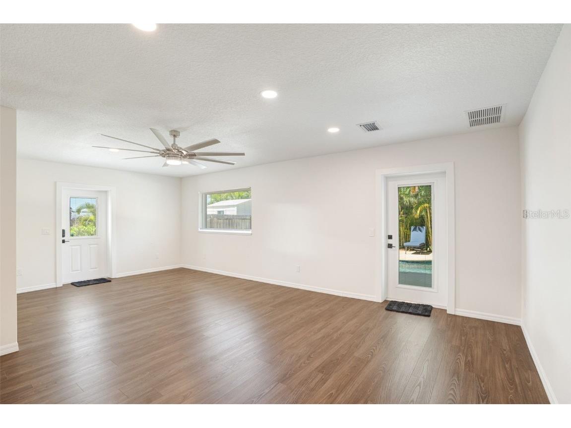 38 W Bay Street Osprey FL 34229 A4667010 image24