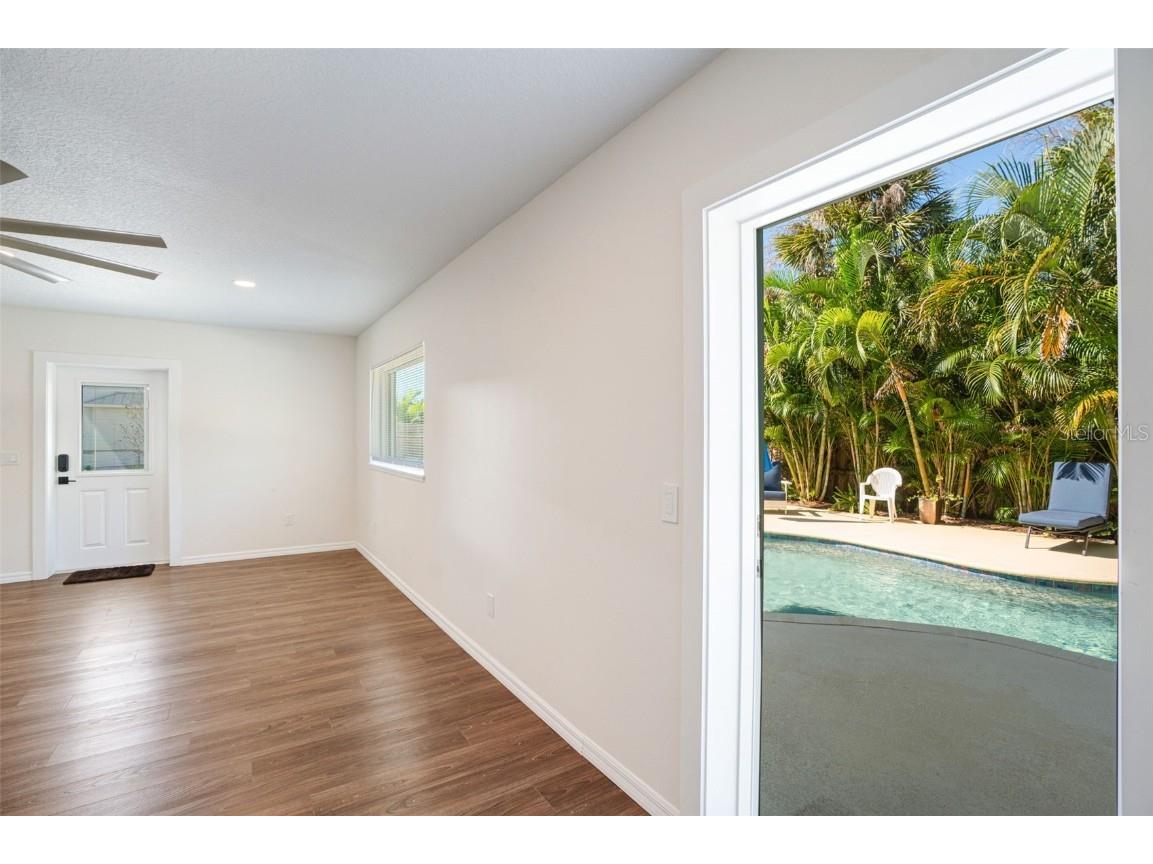 38 W Bay Street Osprey FL 34229 A4667010 image26