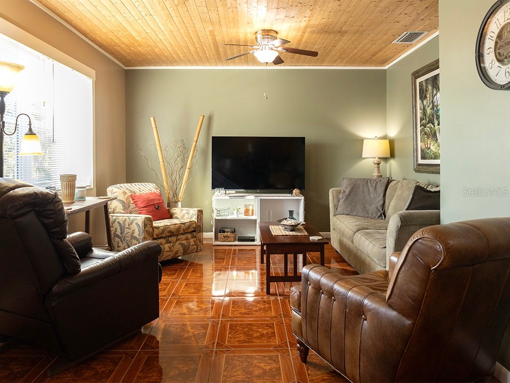 380 Base Avenue E #201 Venice FL 34285 A4674353 image5