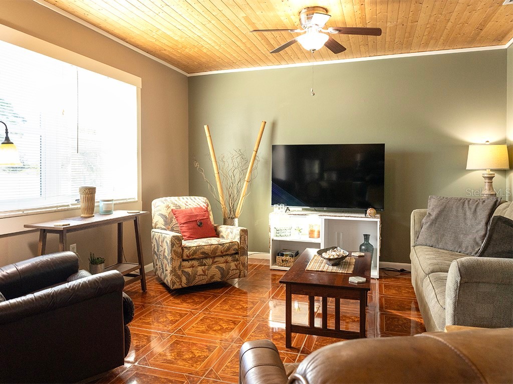 380 Base Avenue E #201 Venice FL 34285 A4674353 image6