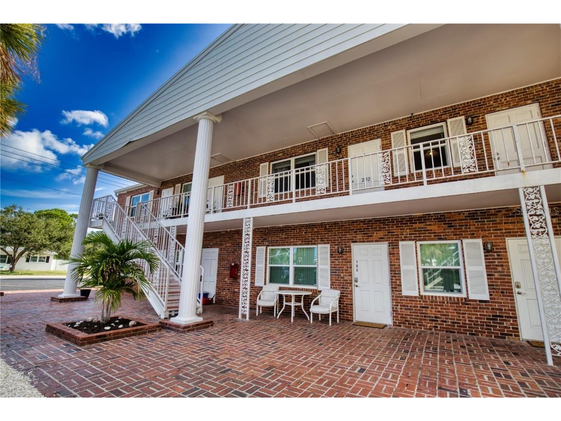 380 Base Avenue E #202 Venice FL 34285 N6128141 image1