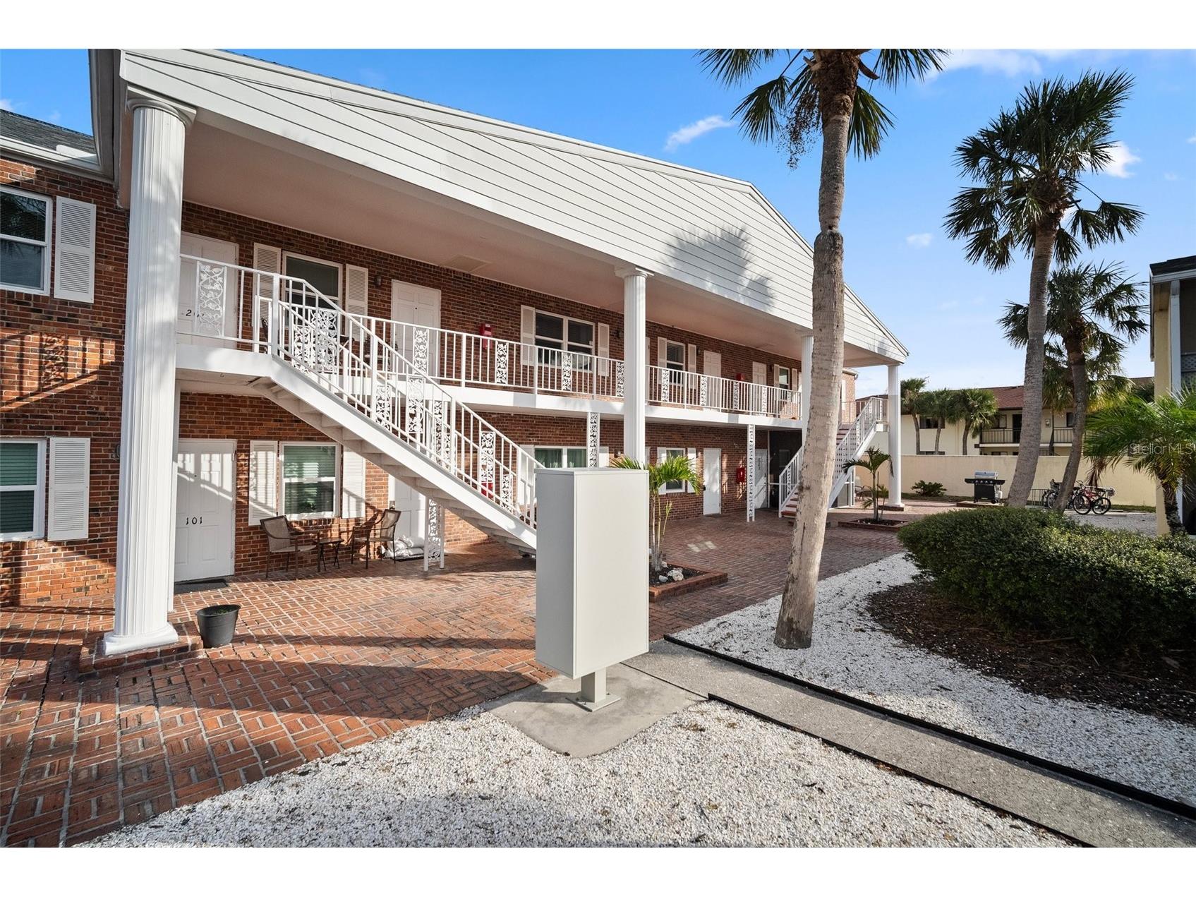 380 Base Avenue E #202 Venice FL 34285 C7525299 image2