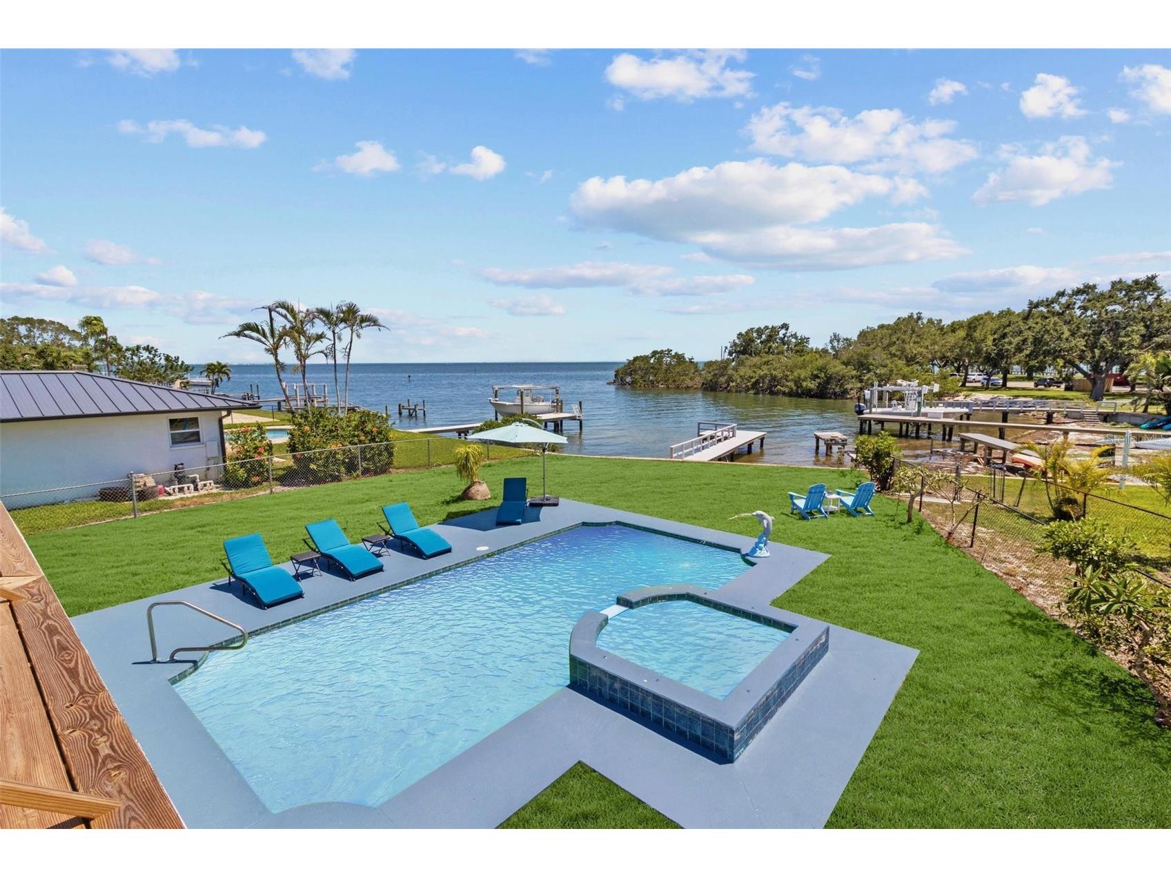 380 Colony Point Road S Saint Petersburg FL 33705 TB8471040 image2