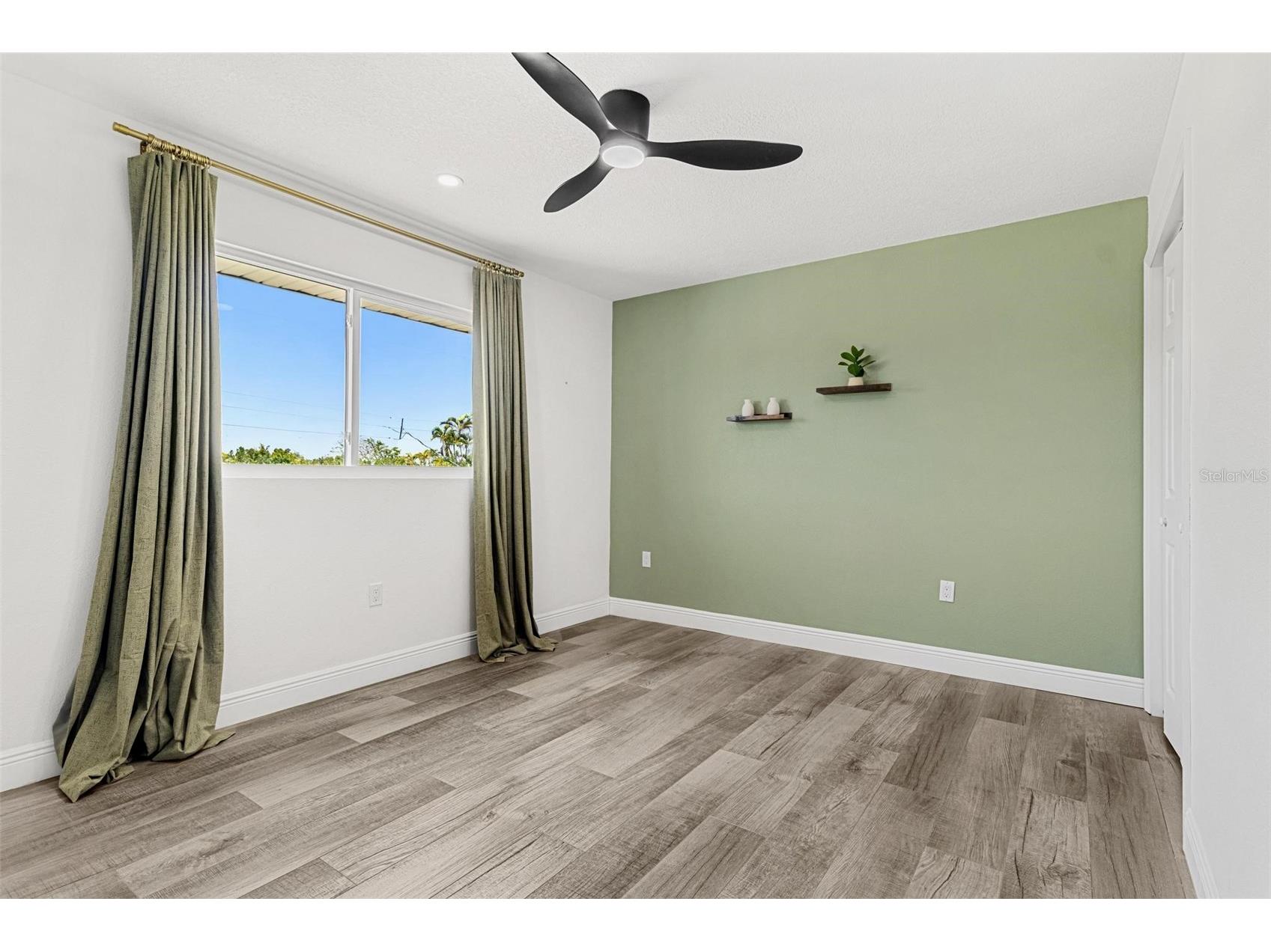 380 Colony Point Road S Saint Petersburg FL 33705 TB8471040 image33