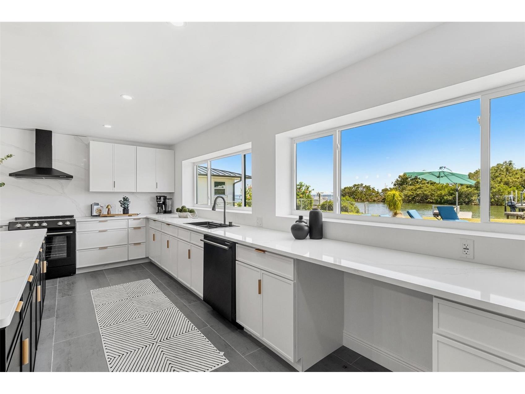 380 Colony Point Road S Saint Petersburg FL 33705 TB8471040 image9