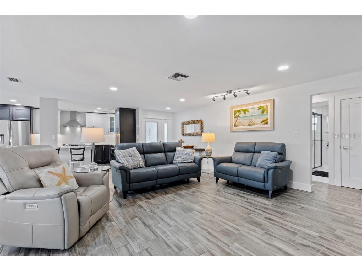 380 Coronado Drive Punta Gorda FL 33950 TB8435986 image5