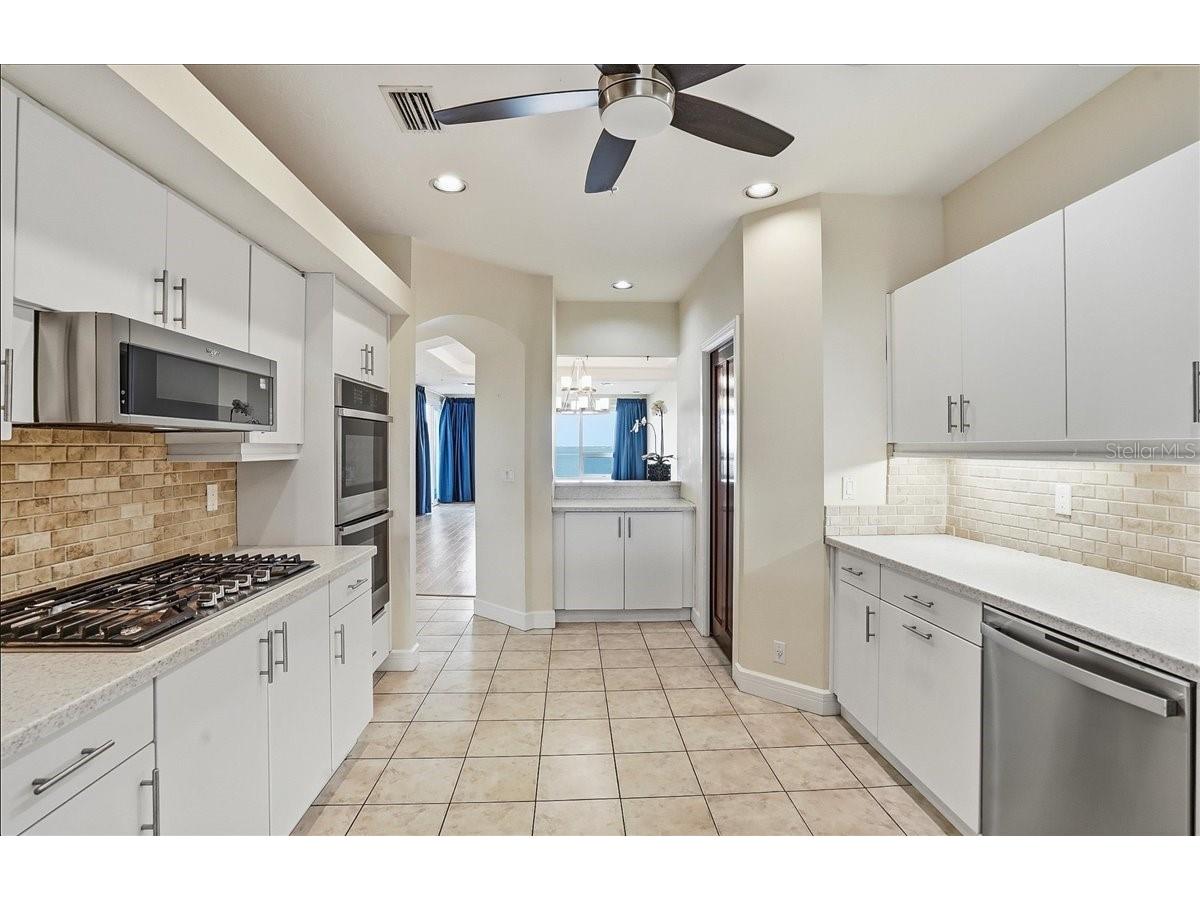 380 Gulf Of Mexico Drive #515 Longboat Key FL 34228 - SARASOTA BAY A4683391 image16