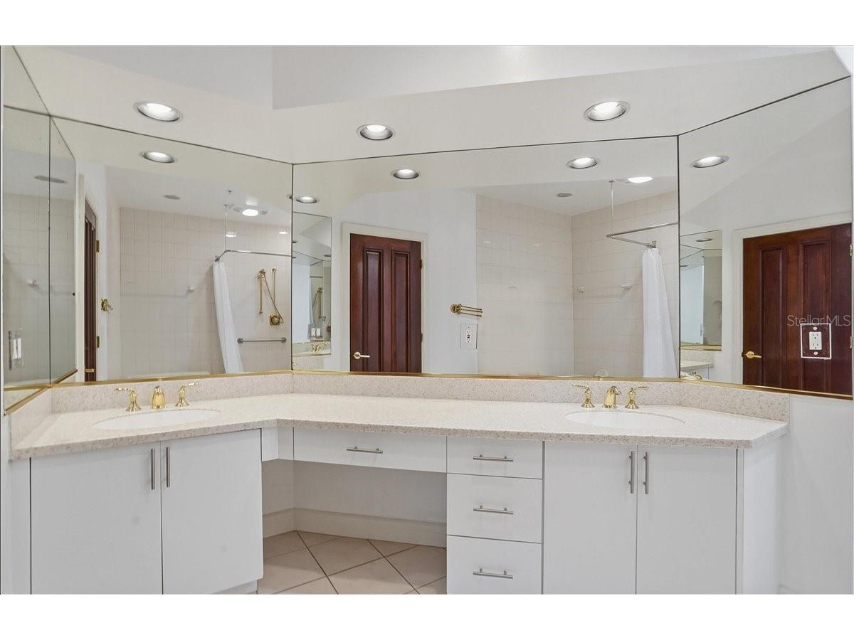 380 Gulf Of Mexico Drive #515 Longboat Key FL 34228 - SARASOTA BAY A4683391 image25