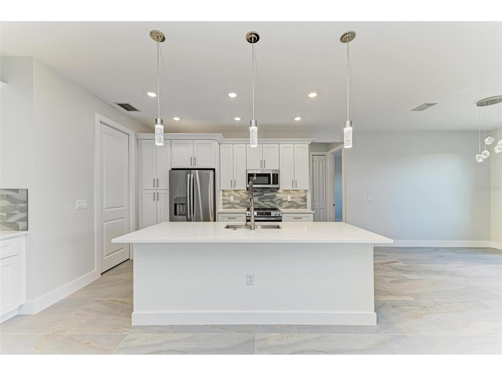 380 Holly Road Venice FL 34293 A4686181 image11