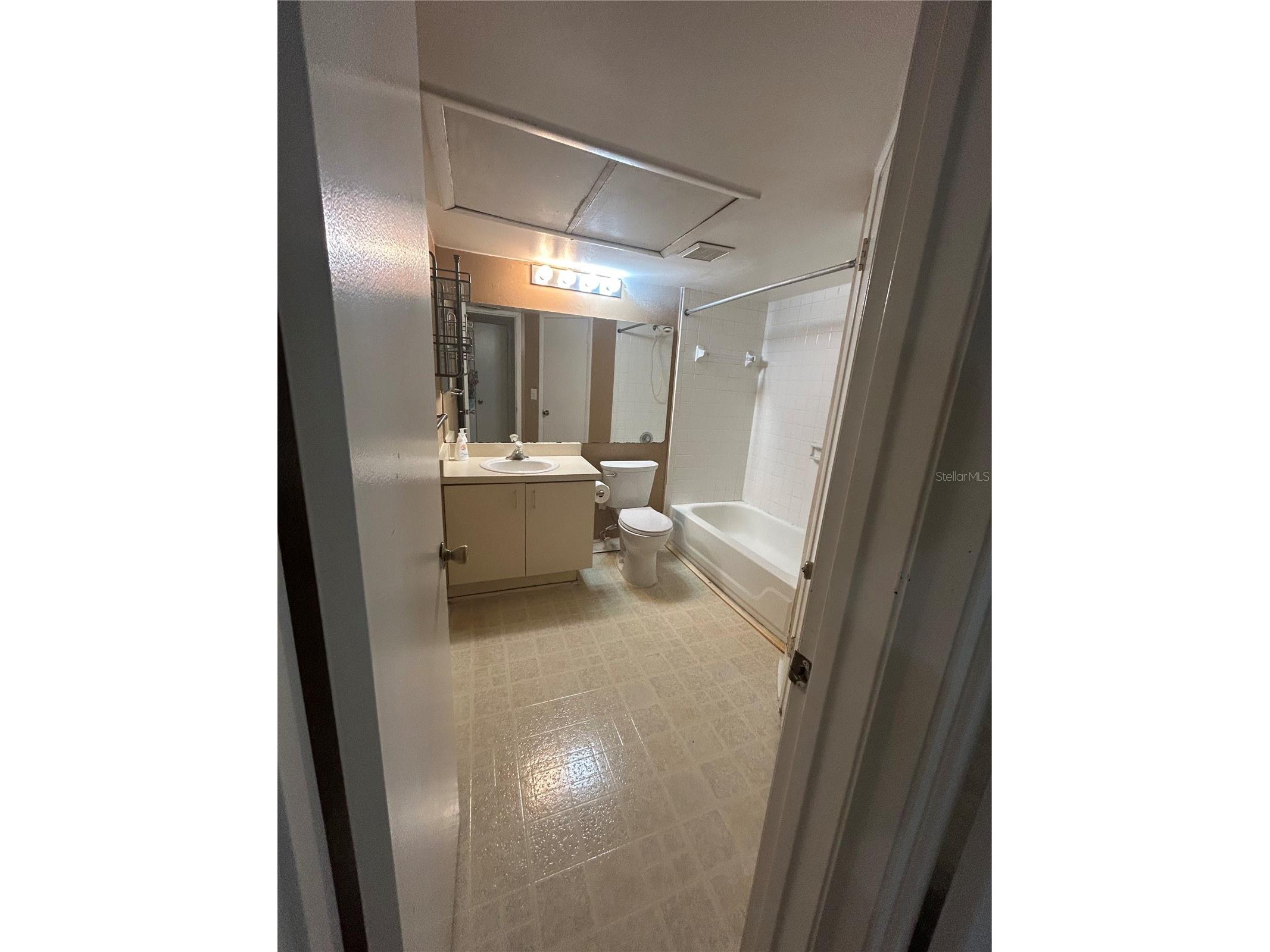 380 Lakepointe Drive #202 Altamonte Springs FL 32701 O6421275 image12