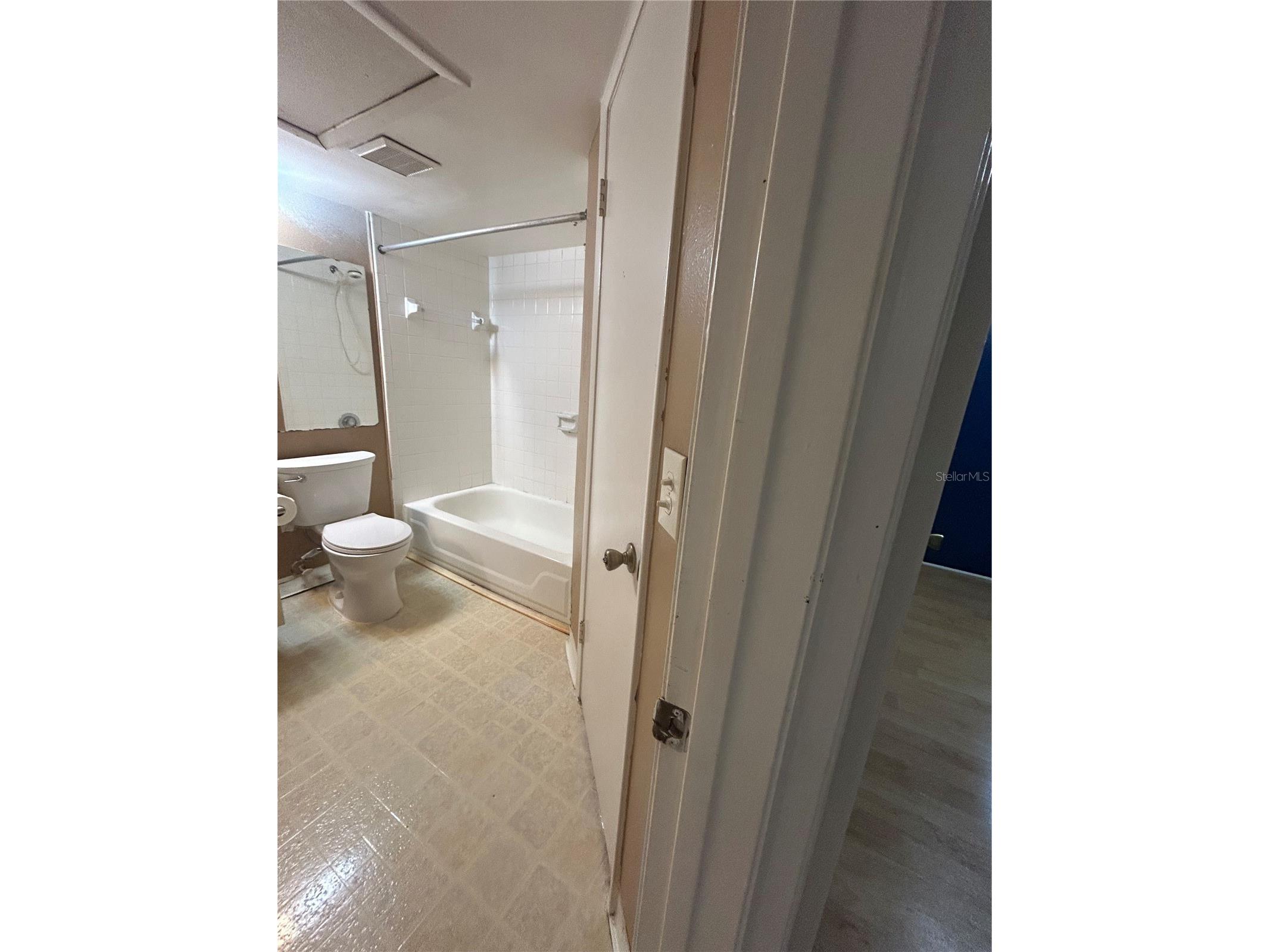 380 Lakepointe Drive #202 Altamonte Springs FL 32701 O6421275 image13