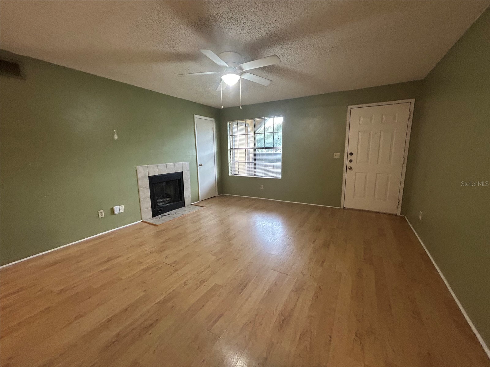 380 Lakepointe Drive #202 Altamonte Springs FL 32701 O6421275 image3