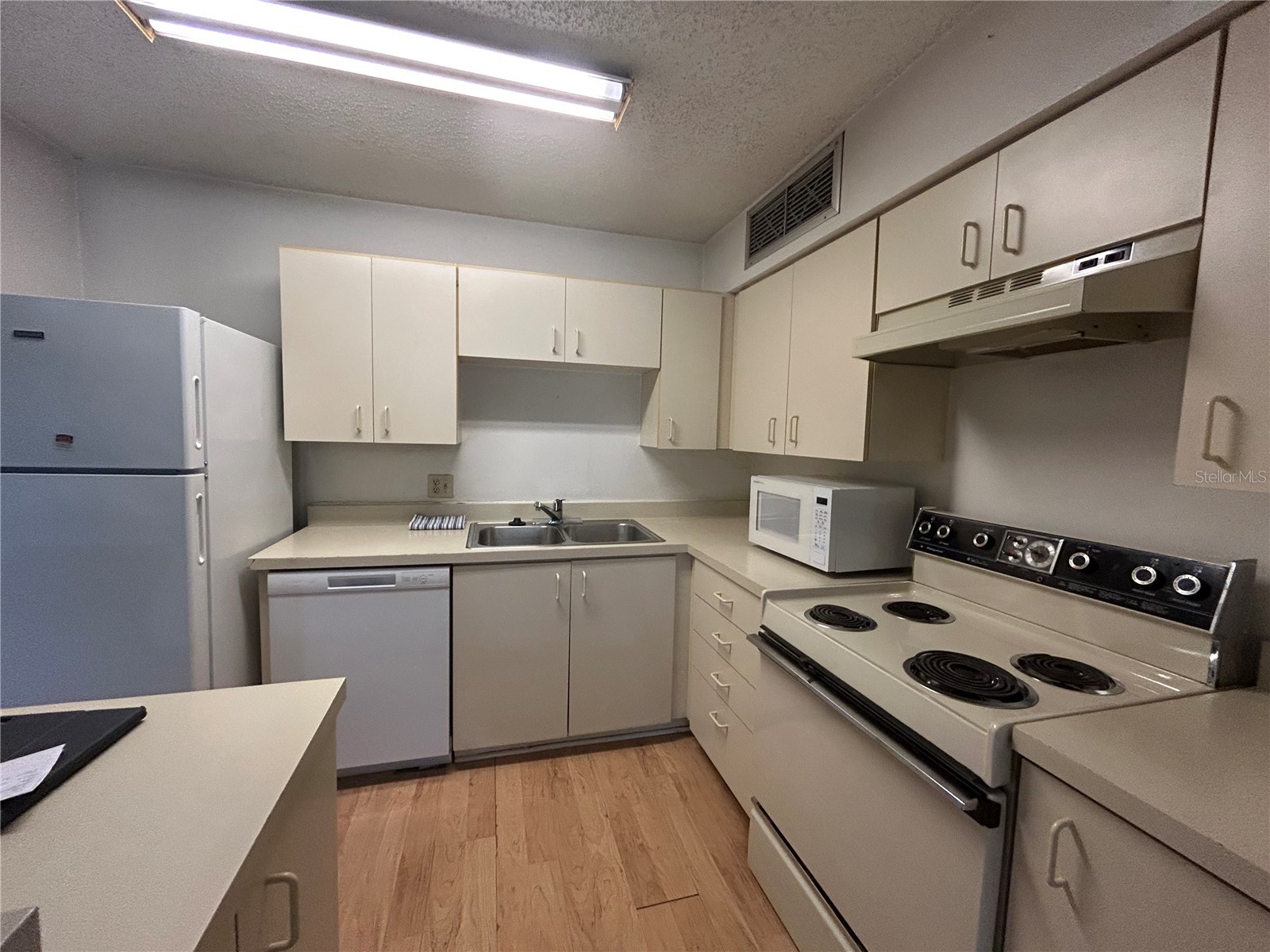 380 Lakepointe Drive #202 Altamonte Springs FL 32701 O6421275 image6
