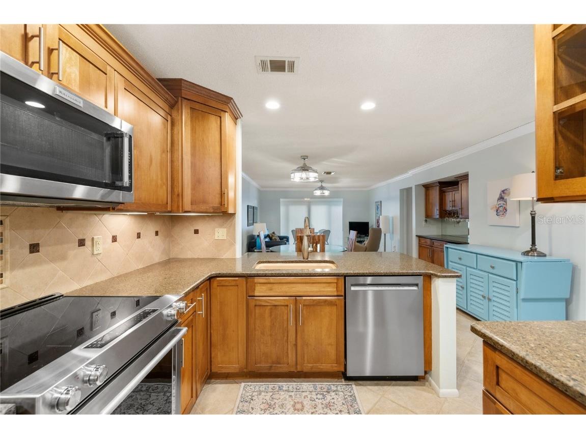 380 Three Lakes Lane #E Venice FL 34285 N6135969 image4