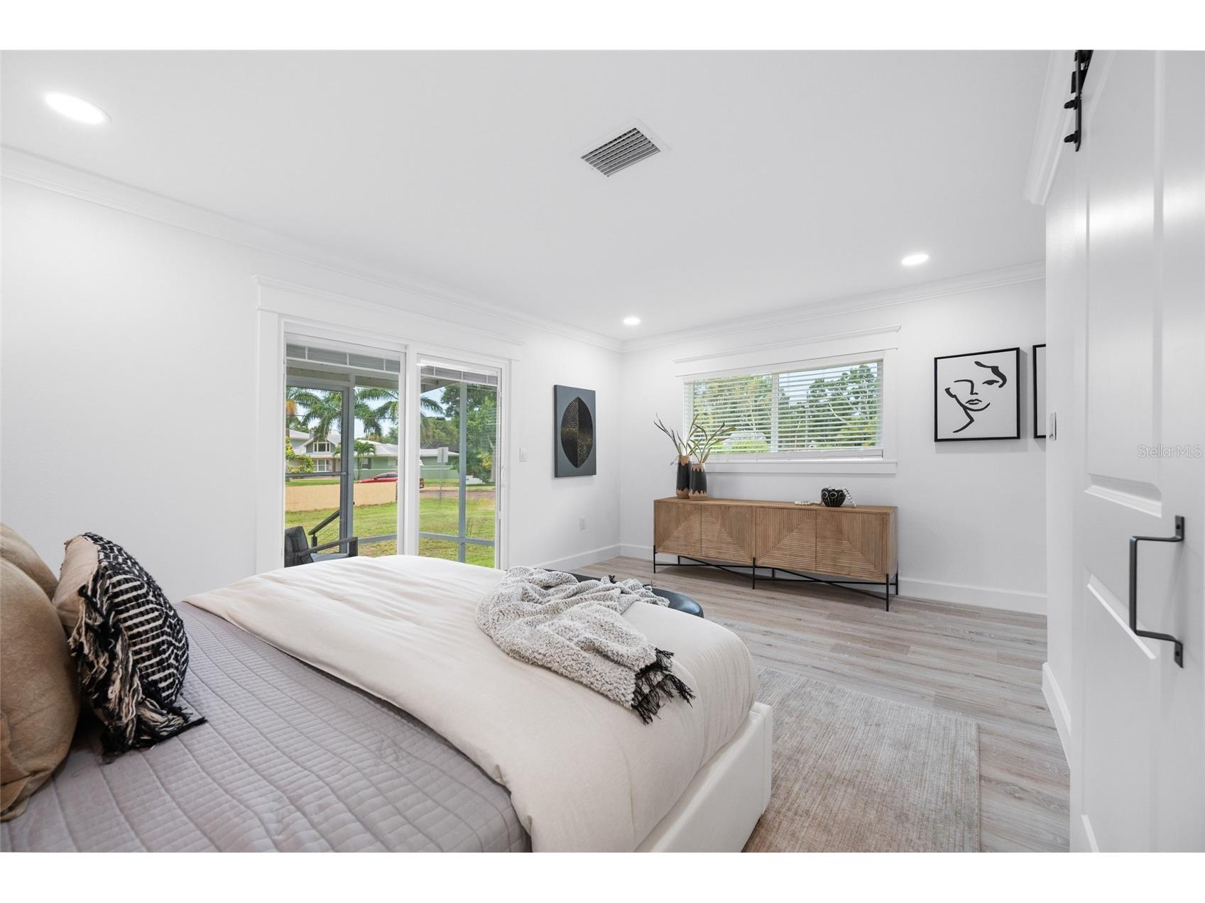380 Villagrande Avenue S Saint Petersburg FL 33707 TB8526499 image42