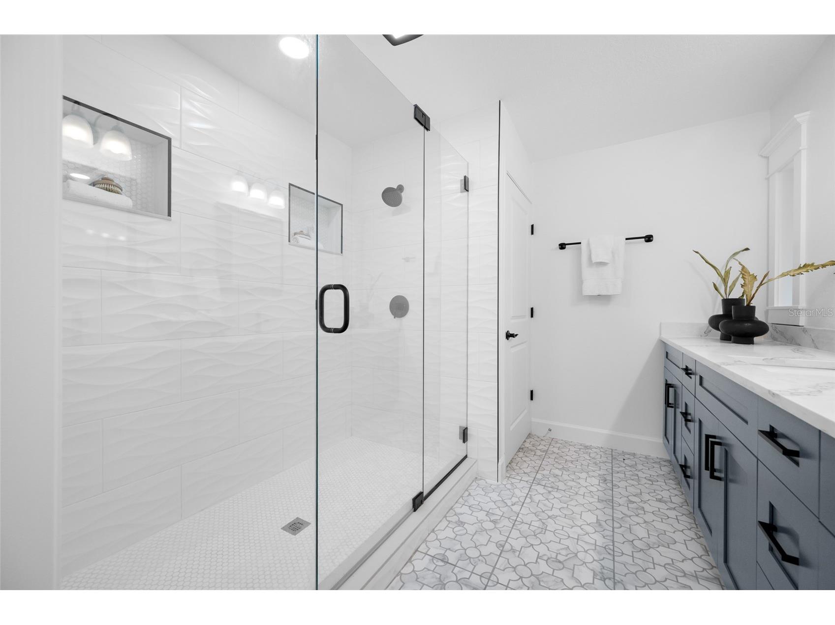 380 Villagrande Avenue S Saint Petersburg FL 33707 TB8526499 image45