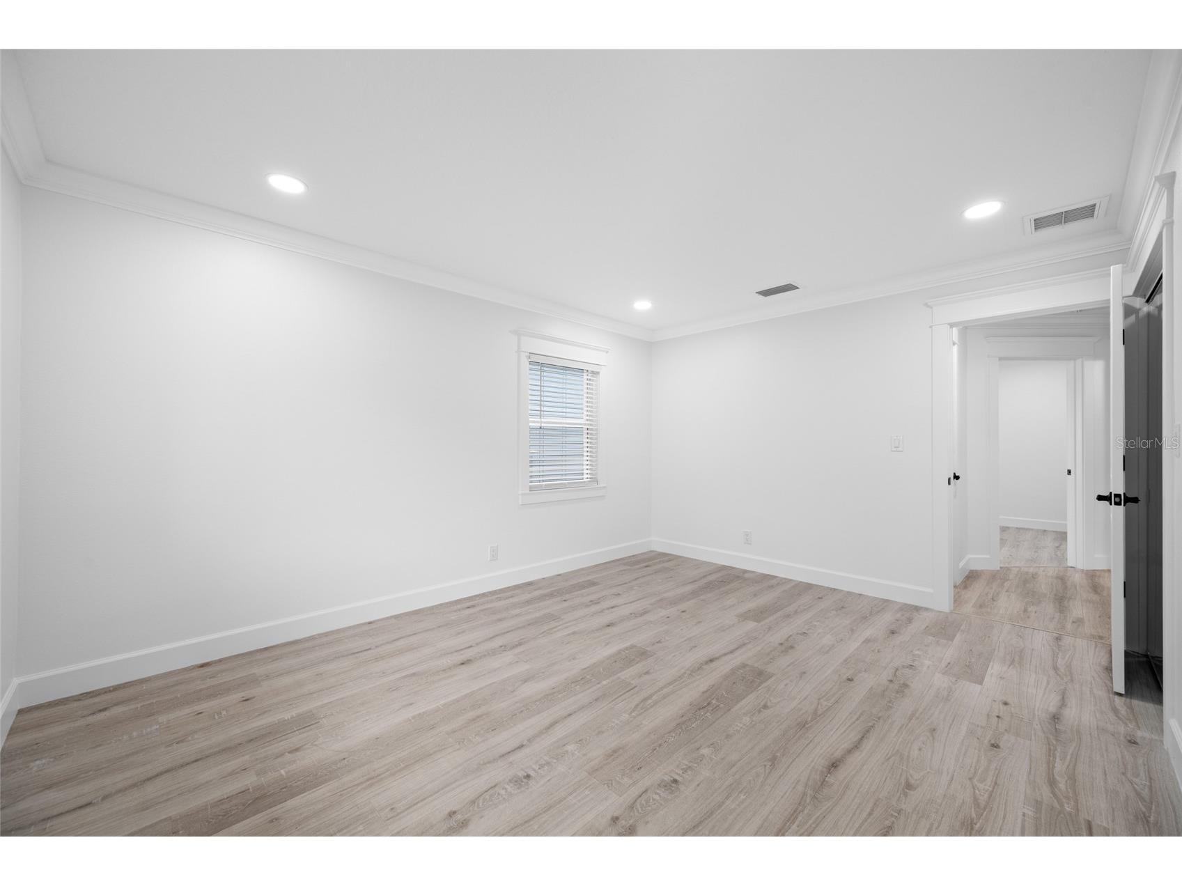 380 Villagrande Avenue S Saint Petersburg FL 33707 TB8526499 image51