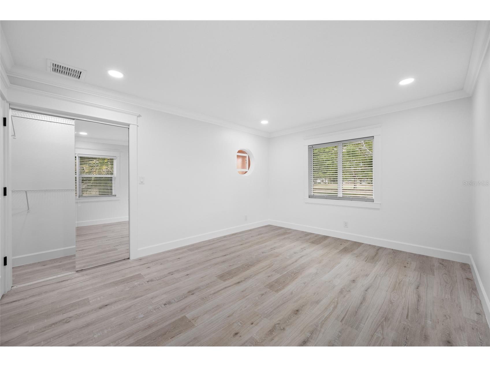 380 Villagrande Avenue S Saint Petersburg FL 33707 TB8526499 image52