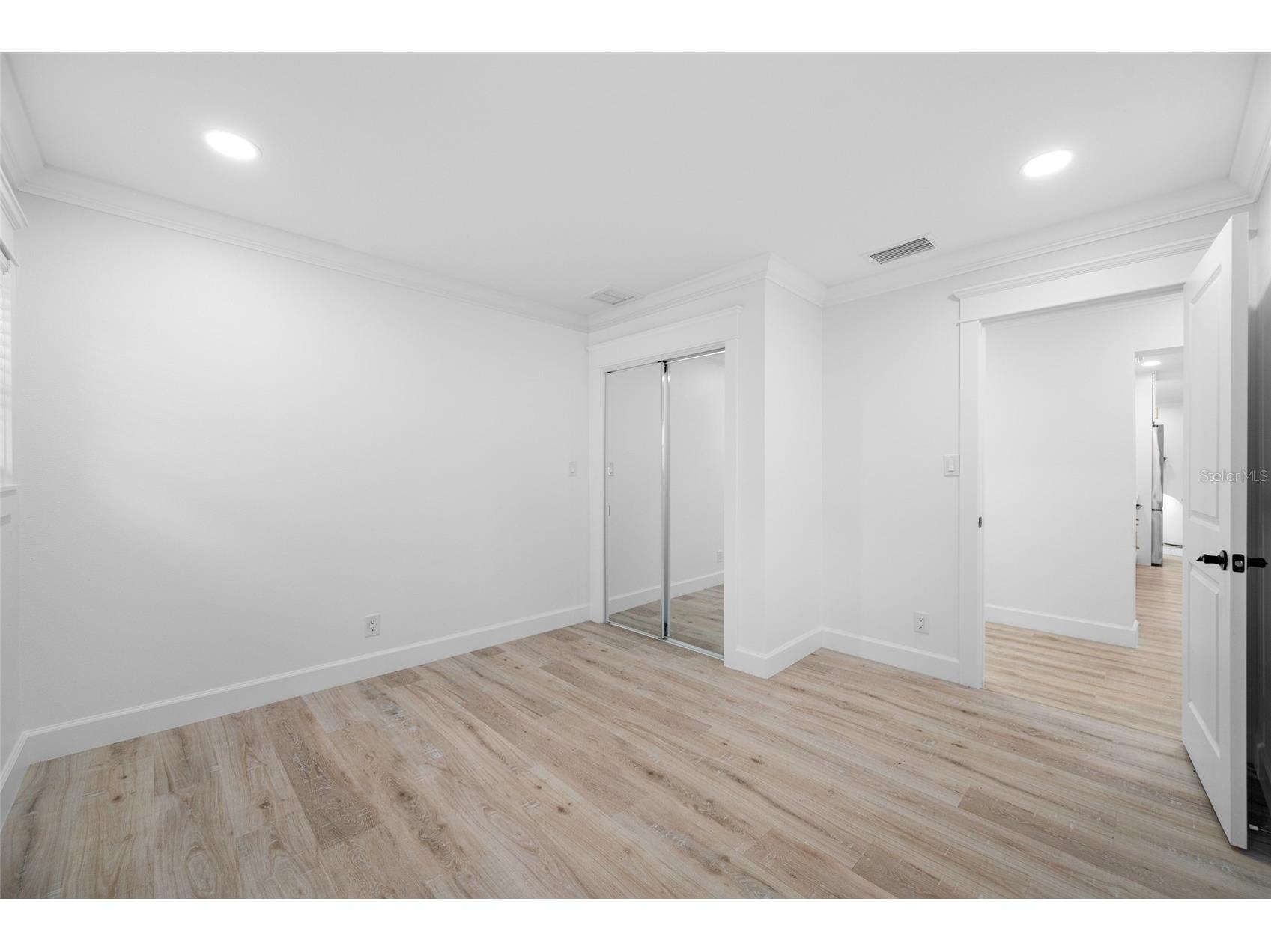 380 Villagrande Avenue S Saint Petersburg FL 33707 TB8526499 image53