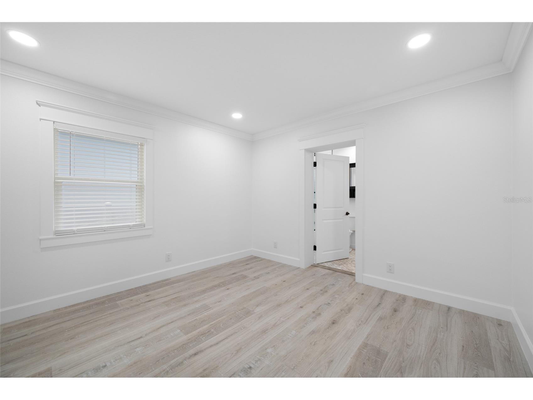 380 Villagrande Avenue S Saint Petersburg FL 33707 TB8526499 image56