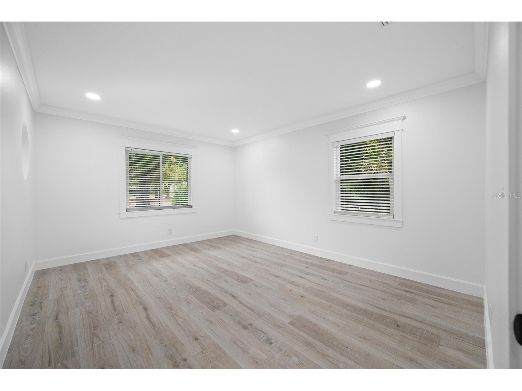 380 Villagrande Avenue S Saint Petersburg FL 33707 TB8526499 image62