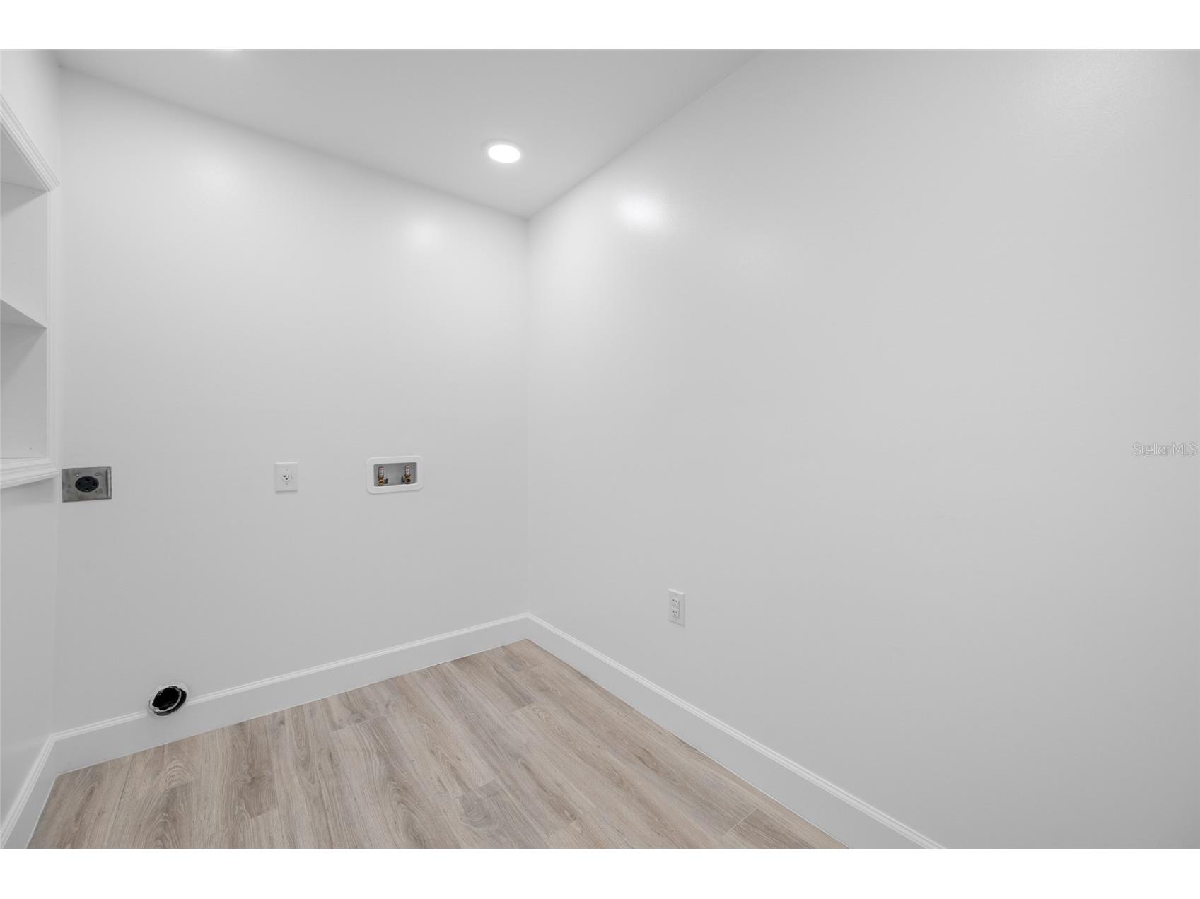 380 Villagrande Avenue S Saint Petersburg FL 33707 TB8526499 image66