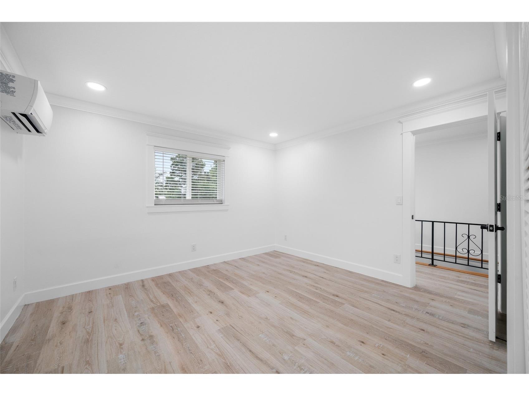 380 Villagrande Avenue S Saint Petersburg FL 33707 TB8526499 image73