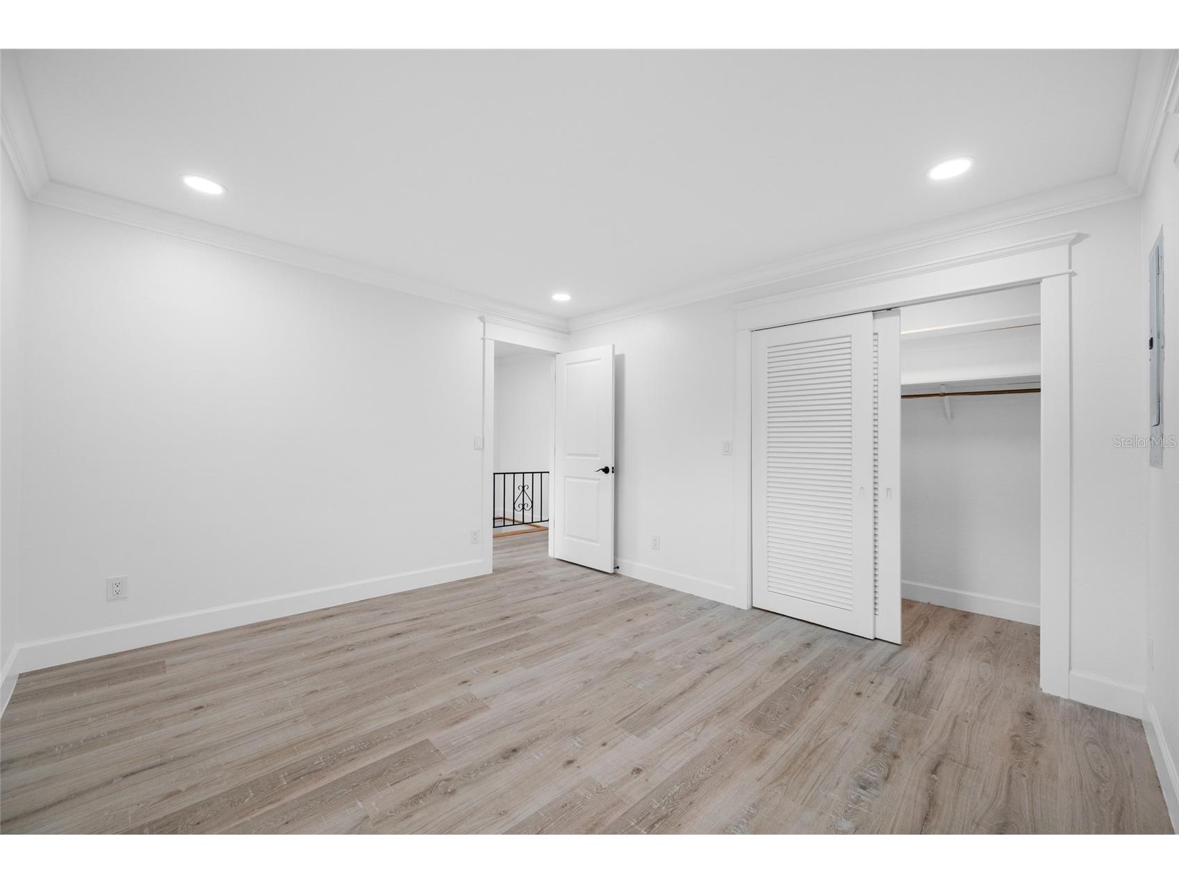 380 Villagrande Avenue S Saint Petersburg FL 33707 TB8526499 image74