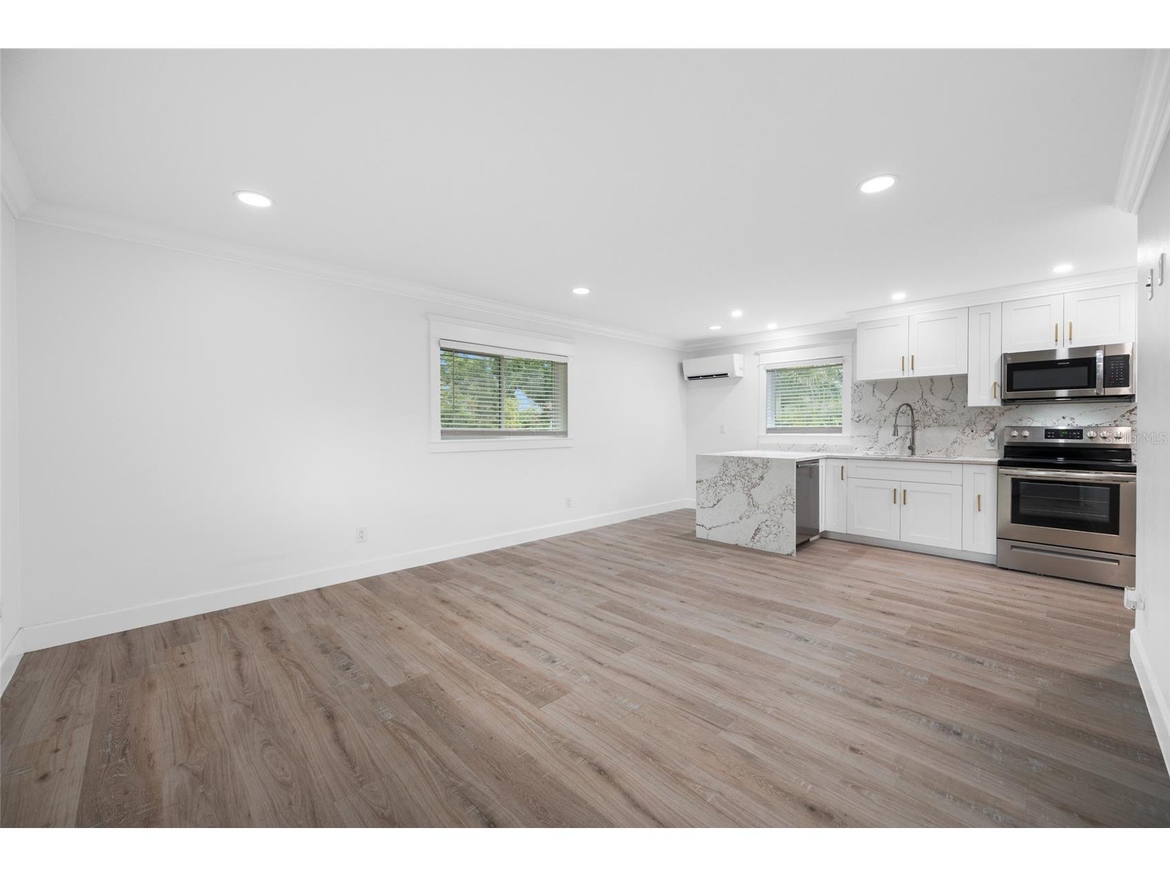 380 Villagrande Avenue S Saint Petersburg FL 33707 TB8526499 image75