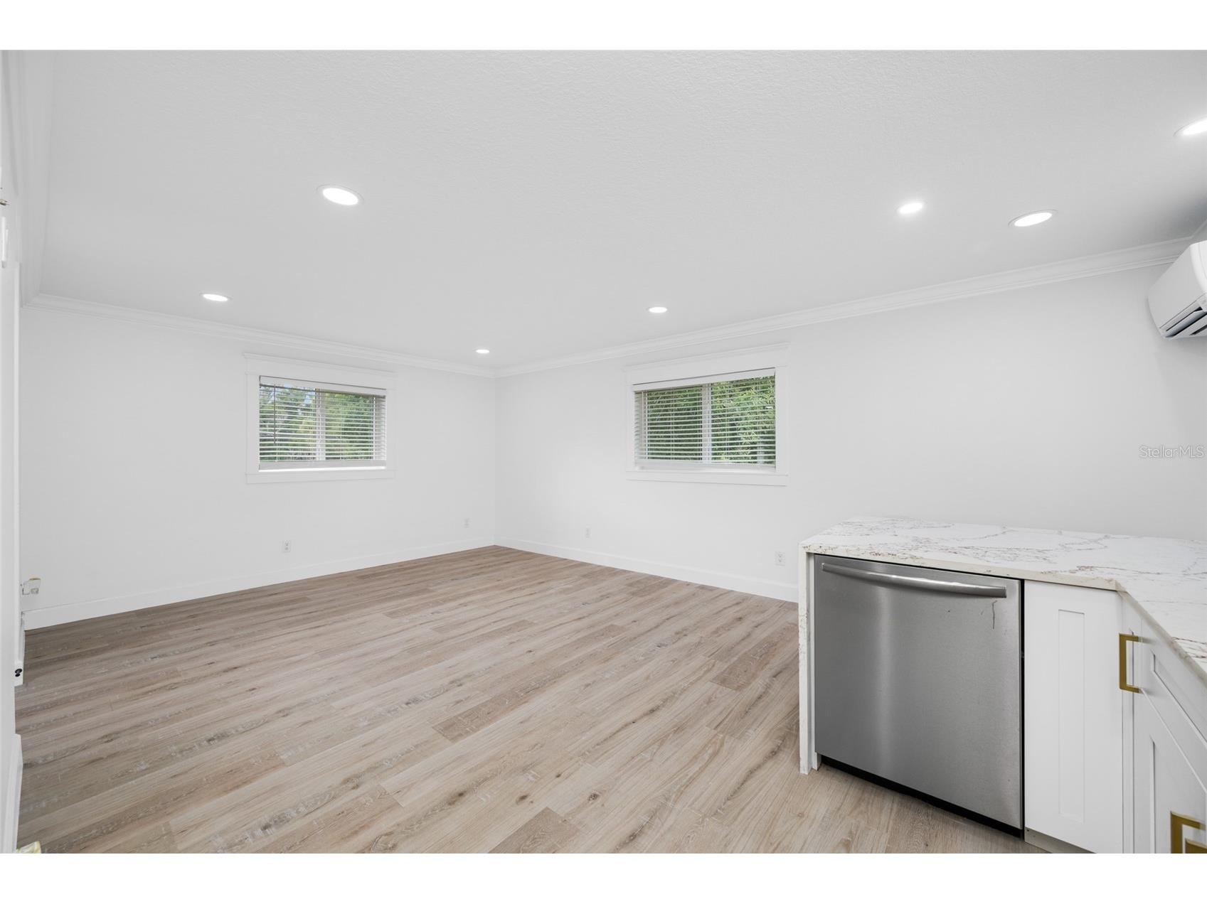 380 Villagrande Avenue S Saint Petersburg FL 33707 TB8526499 image77
