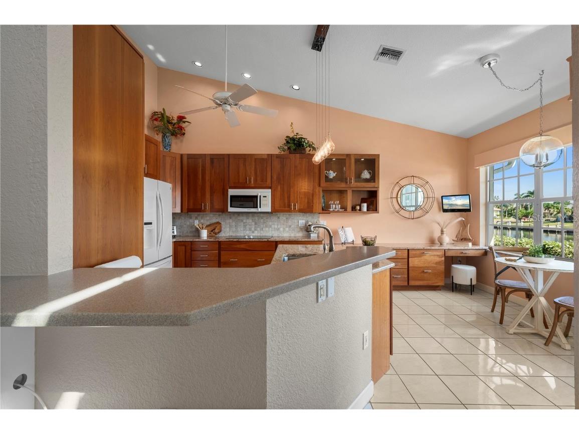 3800 Bal Harbor Boulevard #415 Punta Gorda FL 33950 - TOWHEE & KITTIWAKE CANALS C7516515 image8