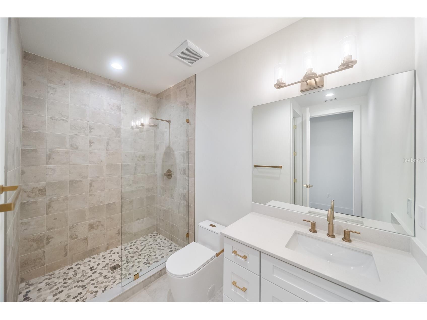3800 Flores Avenue Sarasota FL 34239 A4695844 image53