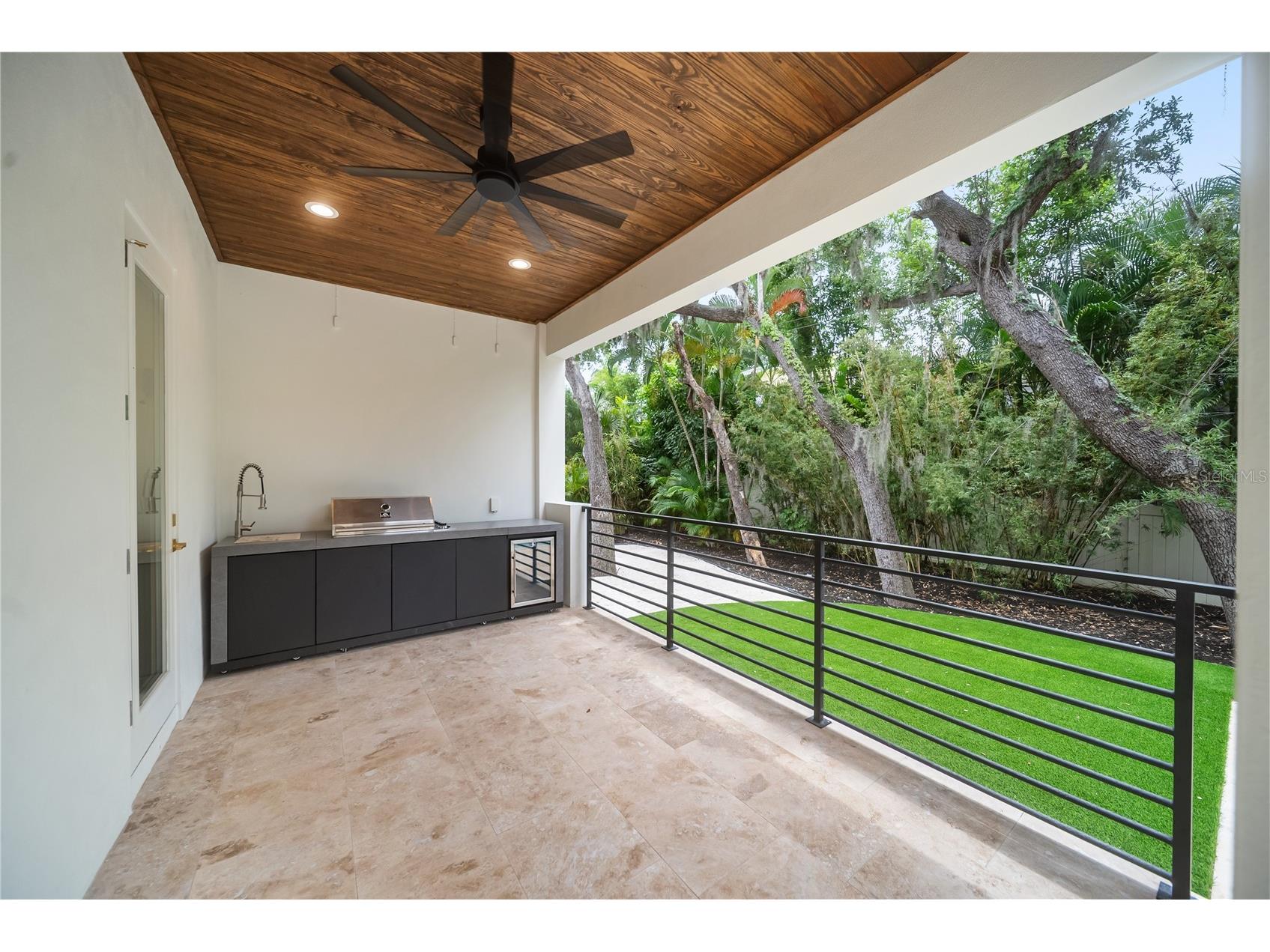 3800 Flores Avenue Sarasota FL 34239 A4695844 image74