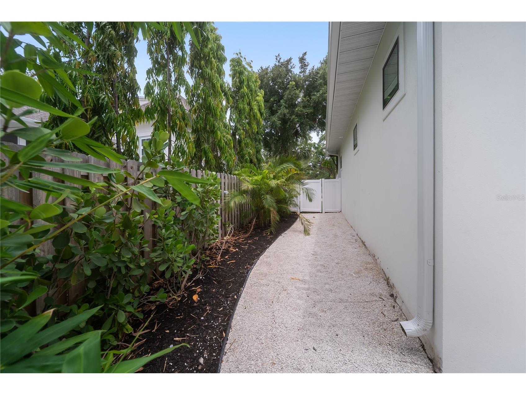 3800 Flores Avenue Sarasota FL 34239 A4695844 image80